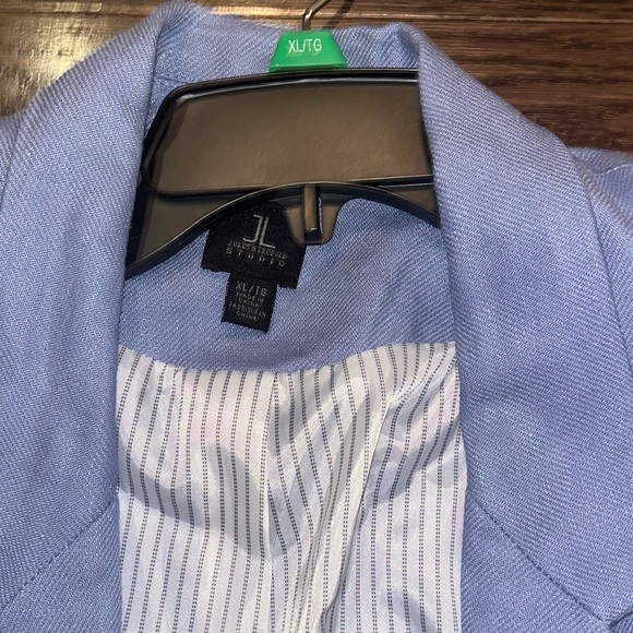 Light blue pantsuit (jacket and pants matching set) - Picture 2 of 8